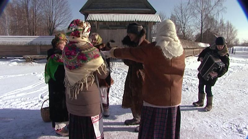 Больш за ўсіх «даставалася» нежанатым хлопцам. Якія гульні былі папулярнымі ў нашых продкаў на Масленіцу?-1