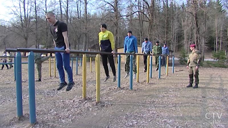 Подъем в шесть утра, отбой в десять вечера: как проходит день в спецназе-21