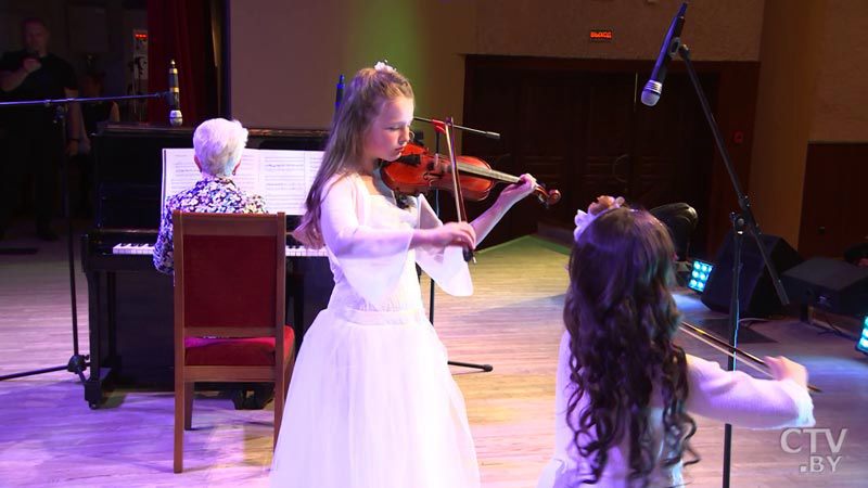 Впервые в Минске прошёл Международный конкурс искусств «Talented Kids» среди одарённых детей. Репортаж СТВ 