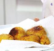 Готовим творожные колобки с хурмой. Пошаговый рецепт