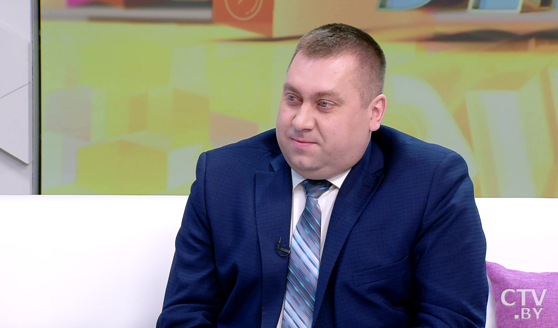 «Мы превращаем в топливную щепу или даже в компост». Куда и когда лучше всего выбросить ёлку