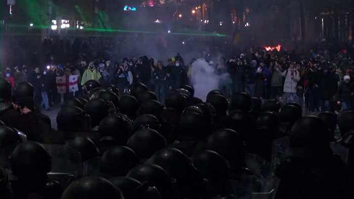 На акциях протеста в Тбилиси пострадало более 100 сотрудников МВД