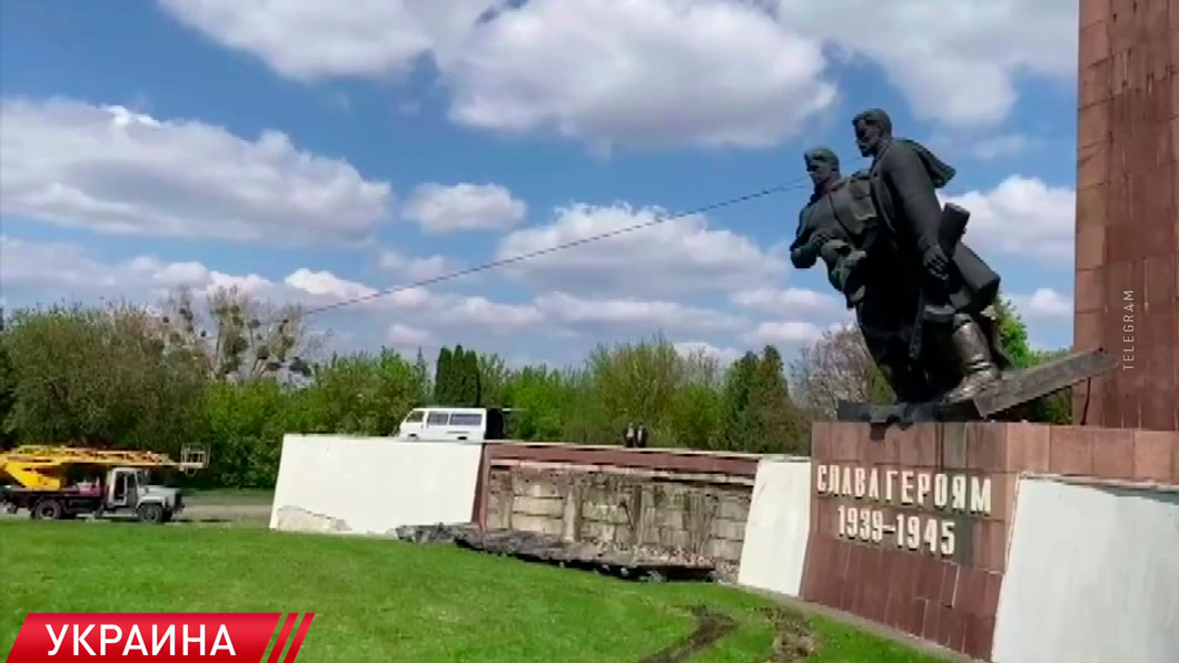 Названия Минска и Москвы исчезли с аллеи городов-героев в Киеве-4