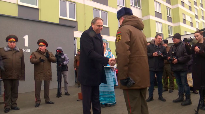 В Гродно более 140 семей военнослужащих получили ключи от арендных квартир