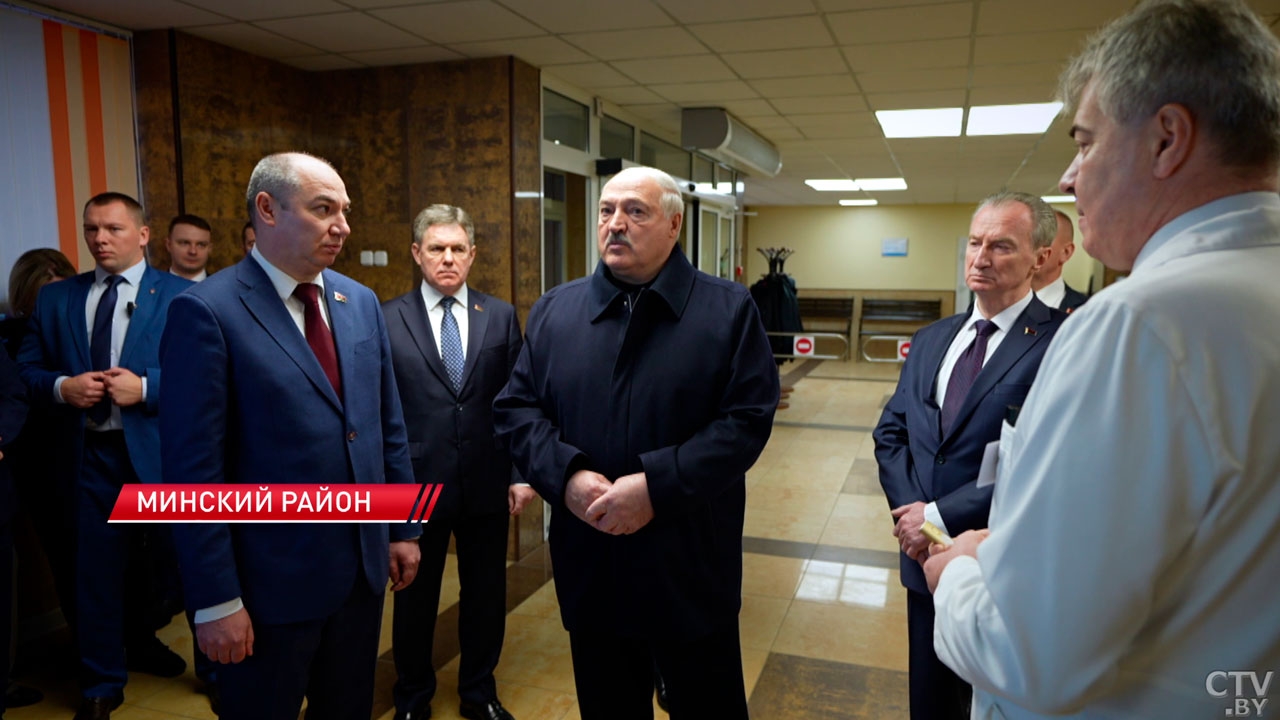 Лукашенко посетил Минскую детскую областную больницу перед Новым годом – как это было-6 Лукашенко посетил Минскую детскую областную больницу перед Новым годом – как это было-6