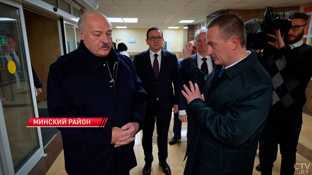 Лукашенко посетил Минскую детскую областную больницу перед Новым годом – как это было-12 Лукашенко посетил Минскую детскую областную больницу перед Новым годом – как это было-12