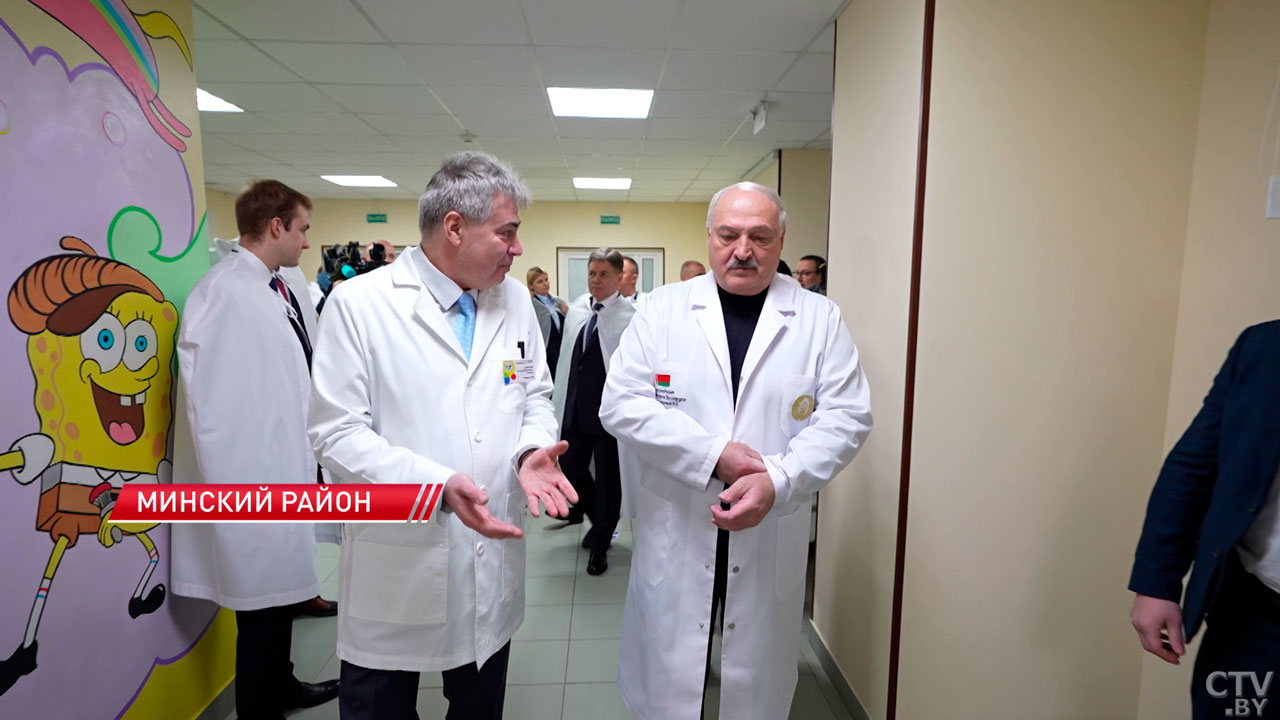 Лукашенко посетил Минскую детскую областную больницу перед Новым годом – как это было-14 Лукашенко посетил Минскую детскую областную больницу перед Новым годом – как это было-14