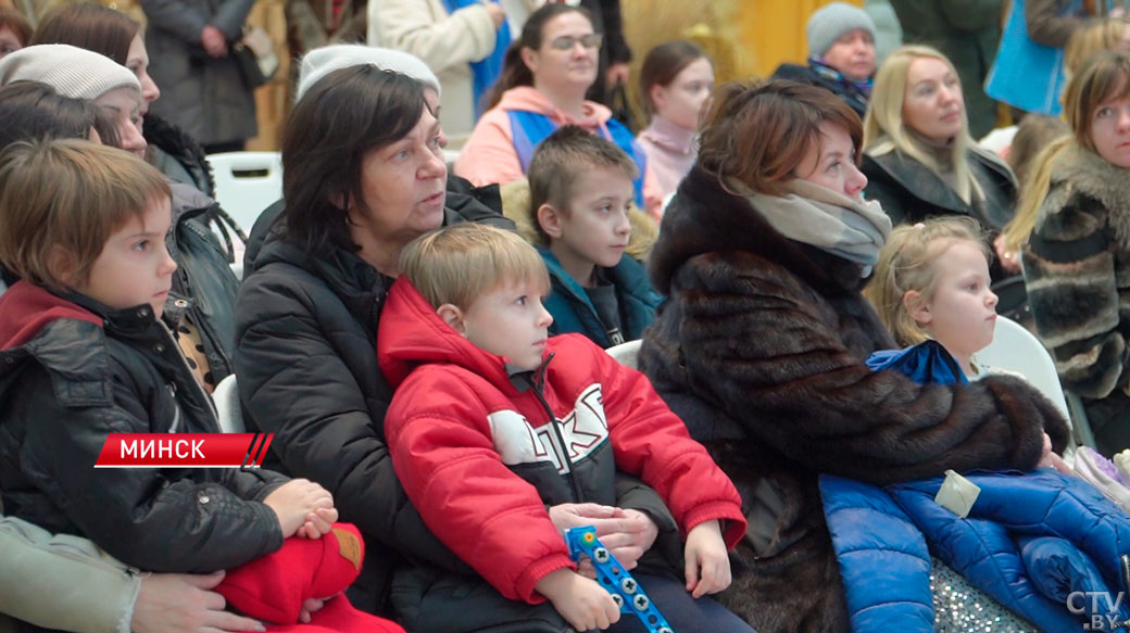 В одном из минских ТЦ провели концерт, посвящённый электоральной кампании-10