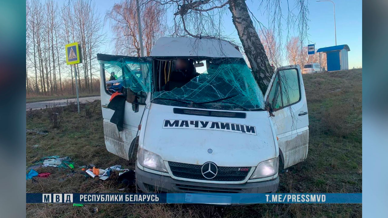 Под минском перевернулась маршрутка – есть пострадавшие-2