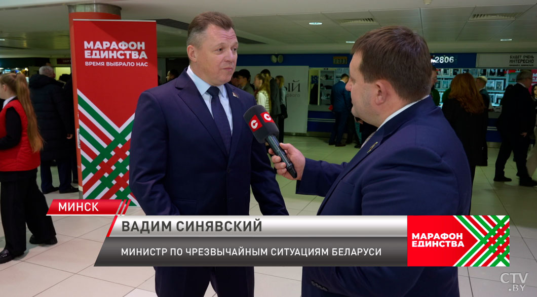 Лукашенко: мы не станем гнуть спину под панской плеткой и не допустим, чтобы на нашу землю ступил сапог захватчика-10