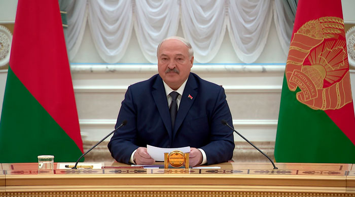 Лукашенко: сосуществование в Беларуси христианства, ислама, иудаизма и других религий сплотило и закалило нас