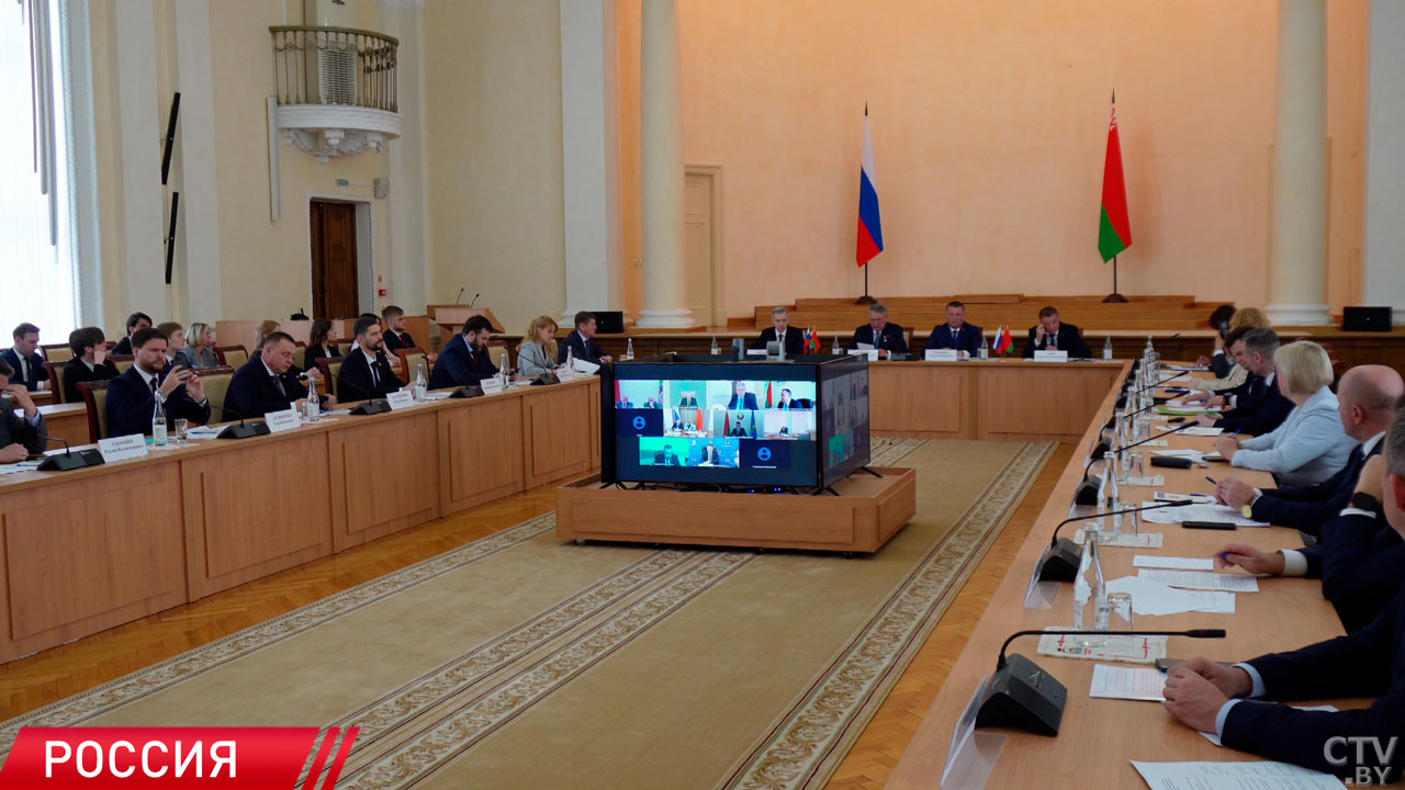 В Смоленске состоялось XIV заседание Межпарламентской комиссии Совета Республики и Совета Федерации-4 В Смоленске состоялось XIV заседание Межпарламентской комиссии Совета Республики и Совета Федерации-4