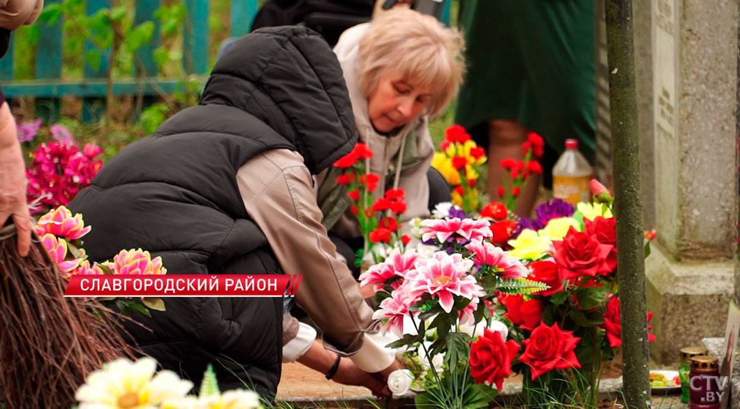 Жители отселённых деревень после аварии на ЧАЭС приехали на Радуницу в Славгородский район-2