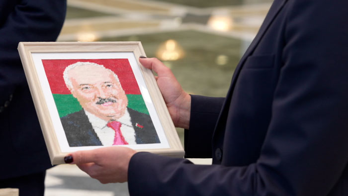 Словацкая делегация преподнесла Лукашенко подарок