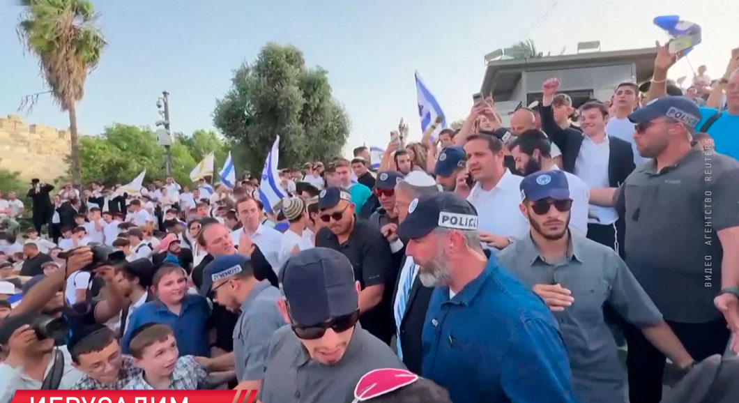 В Иерусалиме на участников марша Флага напали израильские националисты-2 В Иерусалиме на участников марша Флага напали израильские националисты-2