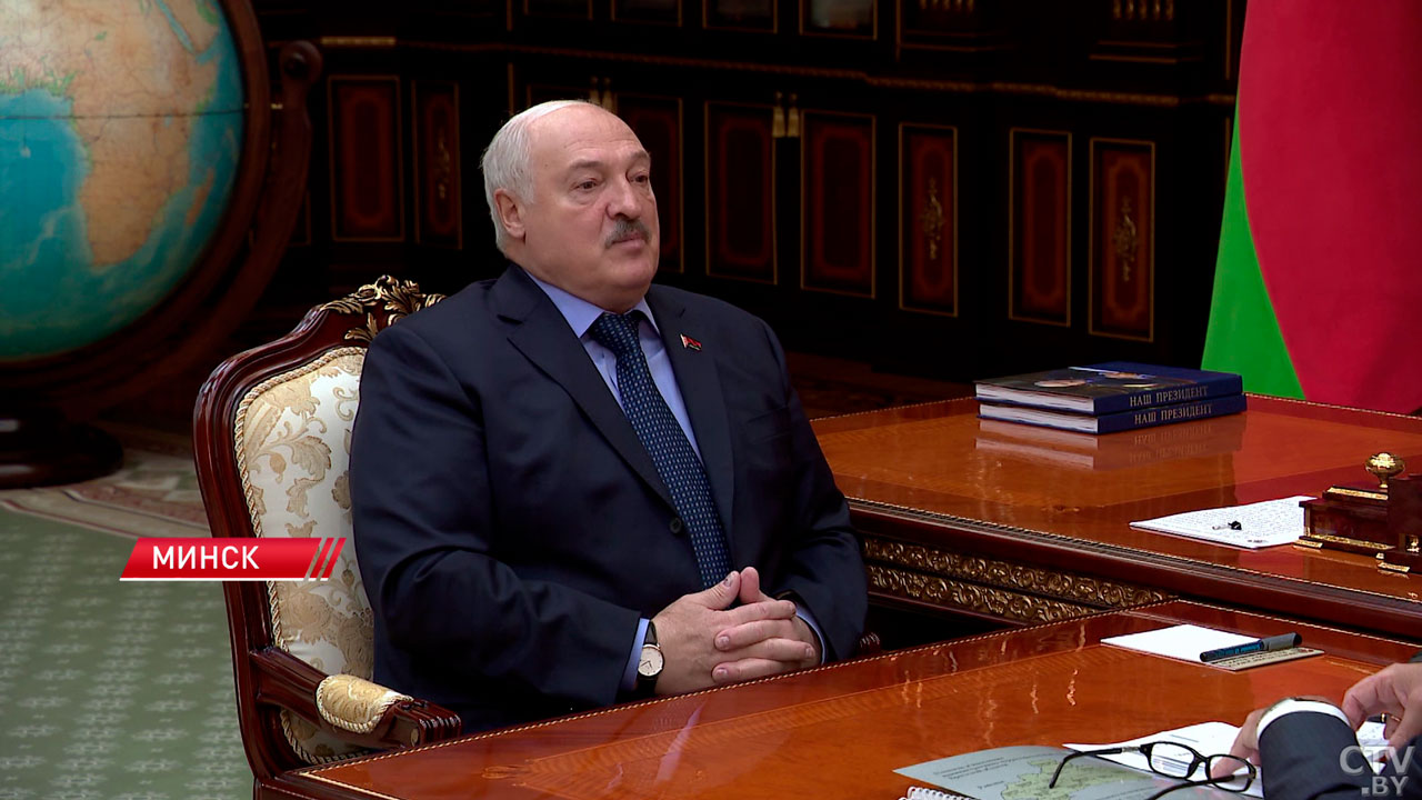 Лукашенко: картошку мы выращивать умеем! Надо вырастить столько, чтобы хватило нам и России-12