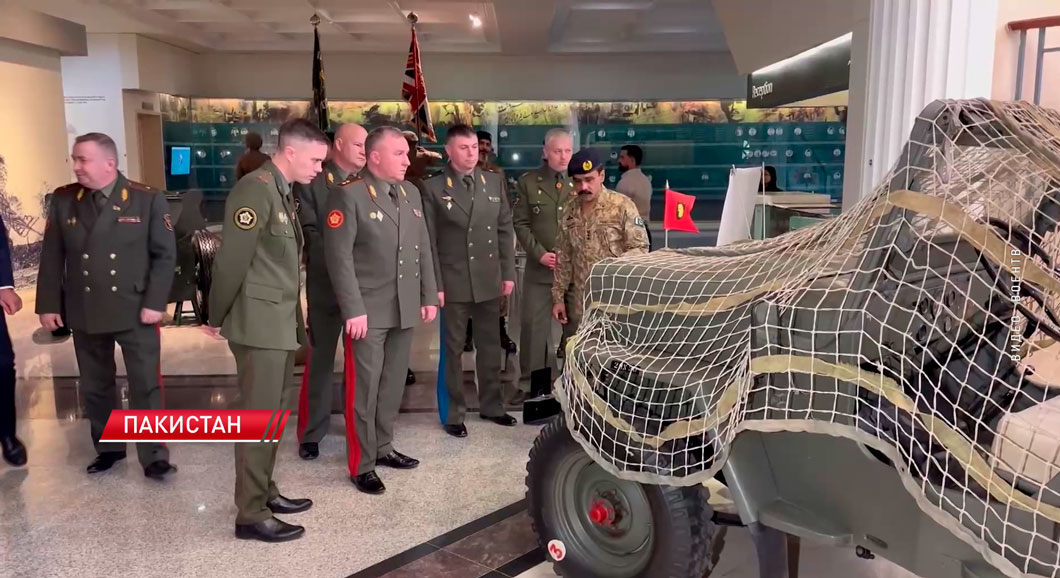 Направления развития отношений в военной сфере обсудили министры обороны Беларуси и Пакистана-2