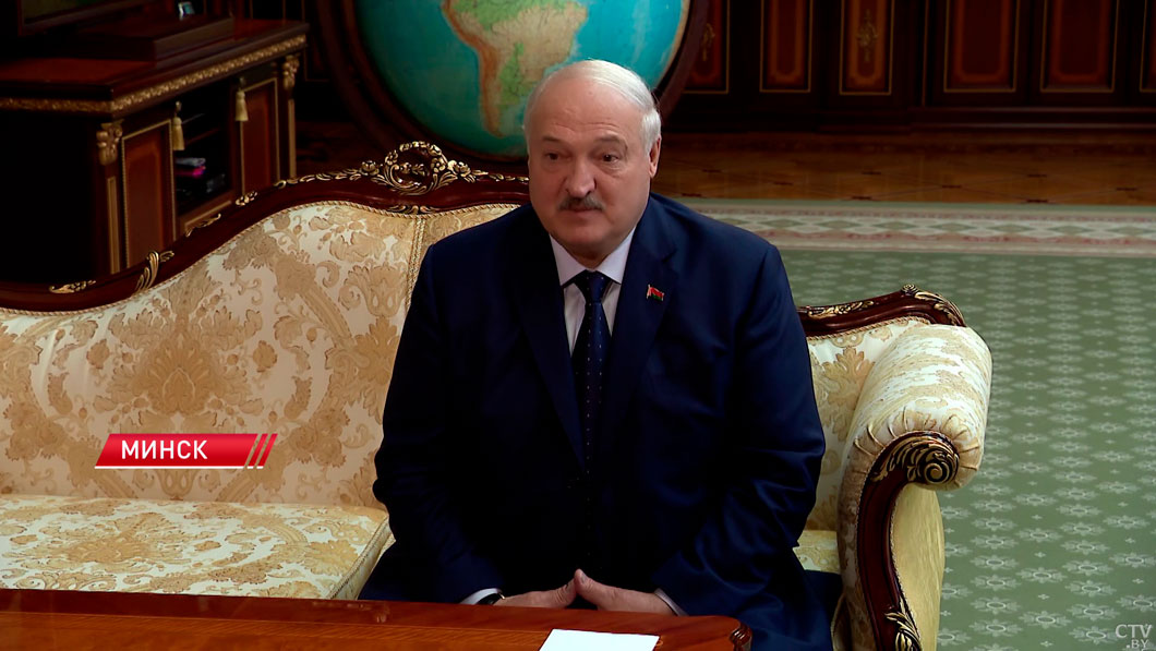 Патриарх Кирилл наградил Лукашенко орденом Святого благоверного князя Даниила Московского I степени-6