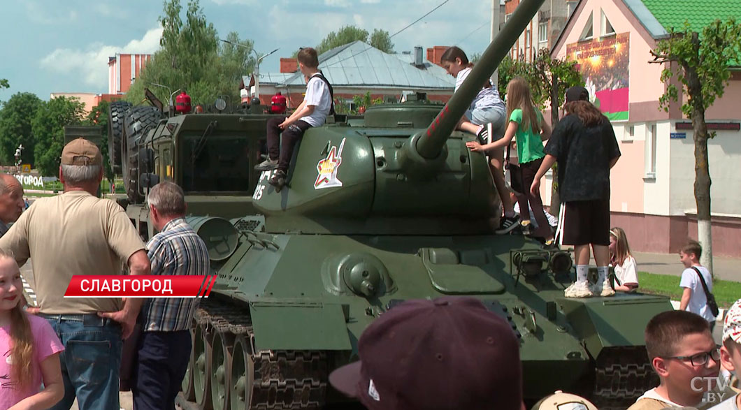 Выставка оружия и легендарные танки Т-34! В Славгороде встретили «Марш Победы»-2