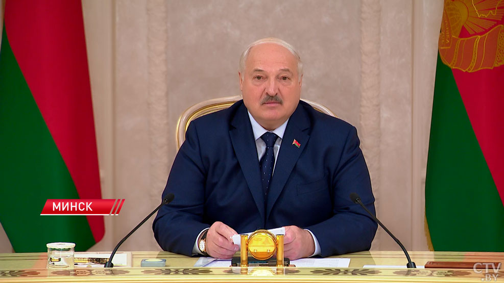 Лукашенко: мы поставим Калининградской области нужное количество продуктов питания, в том числе и картошки-4