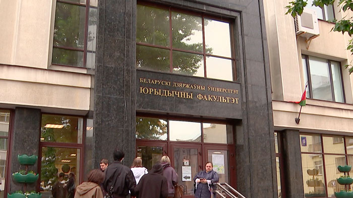 Более 970 выпускников стали стобалльниками! Стали известны результаты ЦЭ по государственным языкам