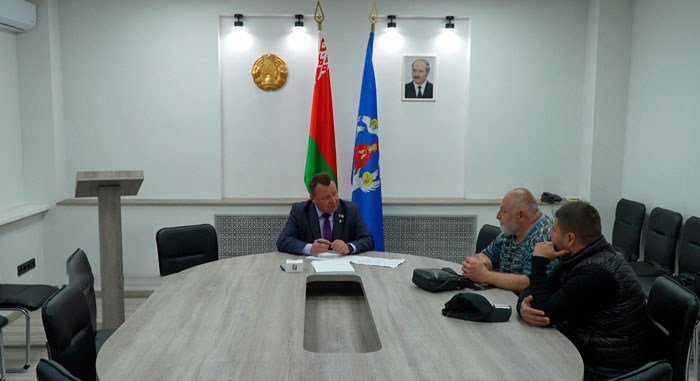 В районных администрациях Минска прошёл Единый день депутата