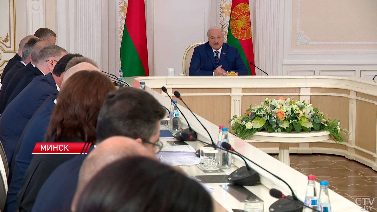 Кадровые ошибки недопустимы! Лукашенко встретился с Администрацией Президента-4