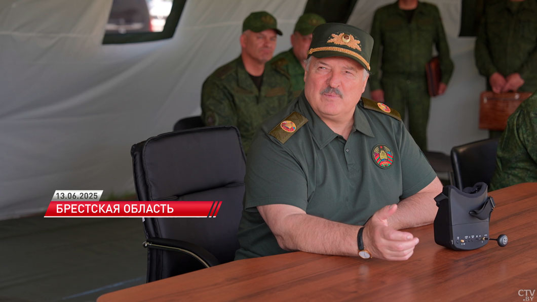 Лукашенко: автоматчики никуда не уходят, человек с ружьём – наше главное оружие-12 Лукашенко: автоматчики никуда не уходят, человек с ружьём – наше главное оружие-12