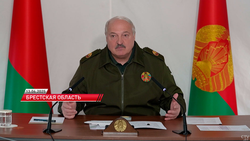 Лукашенко на полигоне в Брестской области: модернизация – немалые деньги, но беспилотники нужны-10 Лукашенко на полигоне в Брестской области: модернизация – немалые деньги, но беспилотники нужны-10