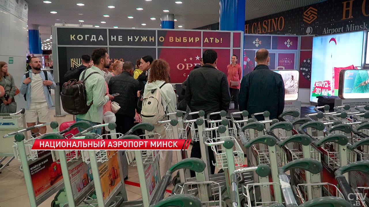 Эвакуированные из Ирана белорусы и россияне прибыли в Минск из Баку-2