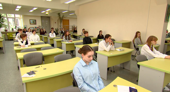 ЦТ по всем предметам в первый резервный день сдали более 400 абитуриентов