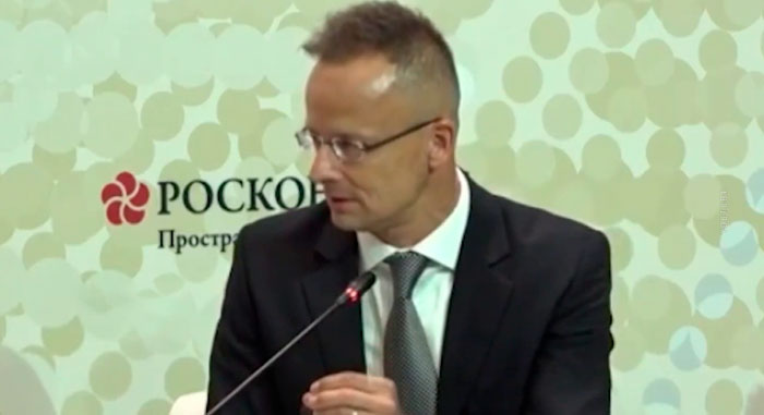 Глава МИД Венгрии высказался против планов Еврокомиссии отказаться от российского газа к 2027 году Глава МИД Венгрии высказался против планов Еврокомиссии отказаться от российского газа к 2027 году