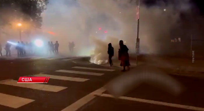 В Орегоне более 250 протестующих штурмом взяли здание миграционной службы