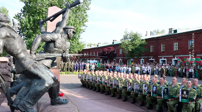 У Тереспольских ворот Брестской крепости прошла патриотическая акция «Боевой расчёт»