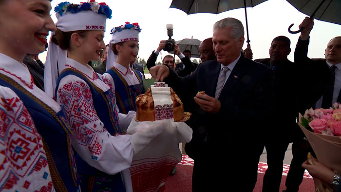 Президент Кубы прибыл с официальным визитом в Беларусь