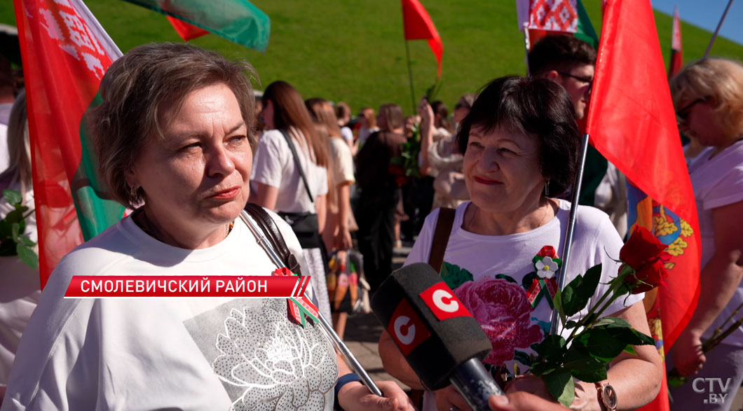 Собралось полторы тысячи человек! Каким был День Независимости на Кургане Славы-10