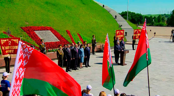 Низкий поклон и вечная слава всем, кто погиб за свободу и независимость родной Беларуси – Лукашенко