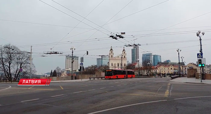 39 автобусных рейсов за день отменено в Латвии из-за нехватки водителей