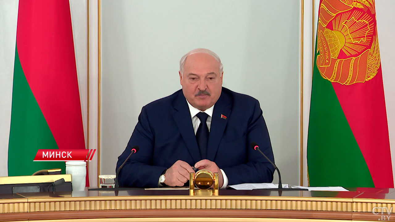 Дисциплины и порядка нет! Лукашенко раскритиковал ход уборочной кампании в Витебской области-2