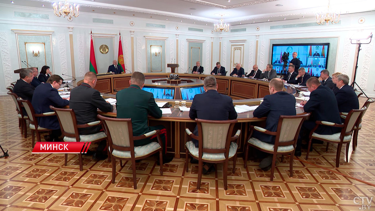 Дисциплины и порядка нет! Лукашенко раскритиковал ход уборочной кампании в Витебской области-6