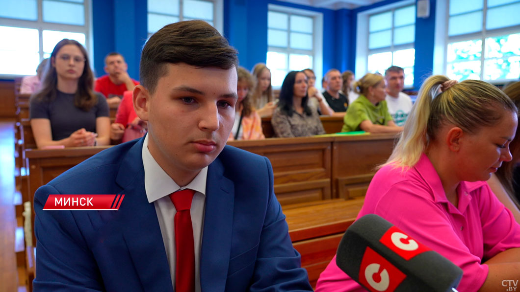 Вузы продолжают зачислять абитуриентов на бюджетные места-6