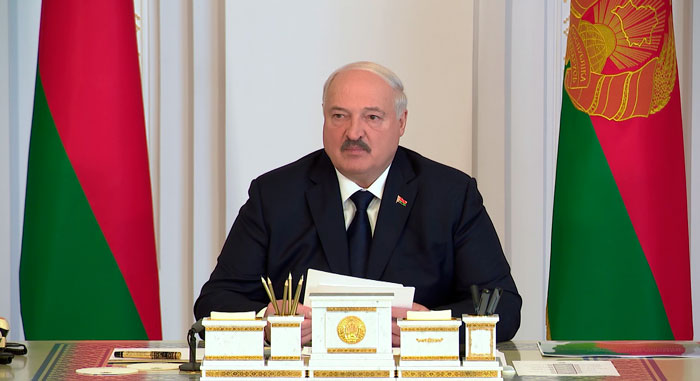 Лукашенко: надо не раскачиваться, а бурить с умом и с внедрением новых технологий Лукашенко: надо не раскачиваться, а бурить с умом и с внедрением новых технологий