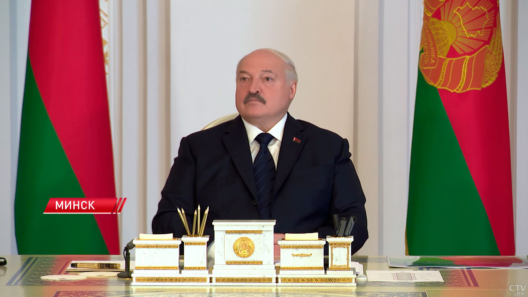 Лукашенко: надо не раскачиваться, а бурить с умом и с внедрением новых технологий-4 Лукашенко: надо не раскачиваться, а бурить с умом и с внедрением новых технологий-4