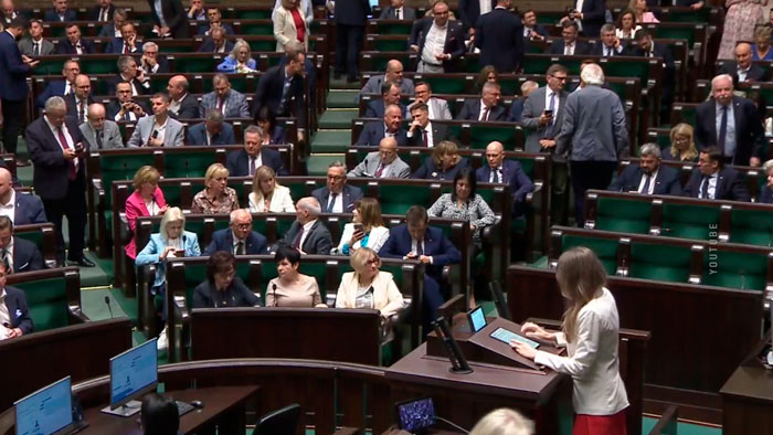 Депутатов польского Сейма решили проверять на трезвость