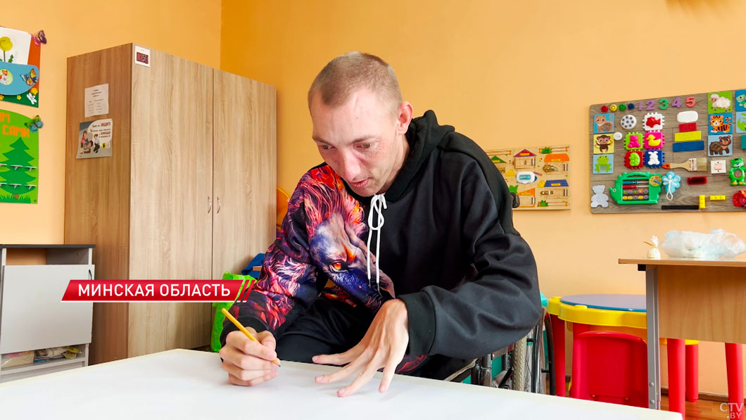 Особенные творцы! Картины воспитанников белорусских пансионатов показали в рамках проекта «Сильные духом»-2