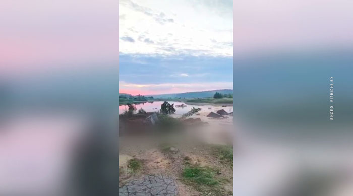 В Верховье из-за сильных ливней размыло берег Западной Двины