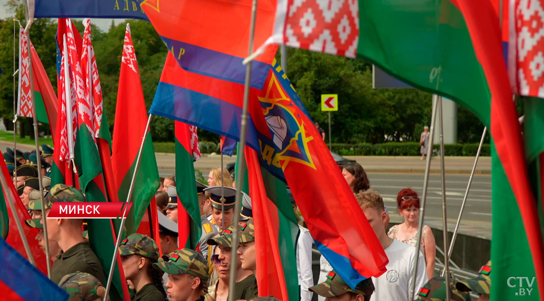 В память о героях ВОВ! На площади Победы возложили цветы в честь Дня пожарной службы-2