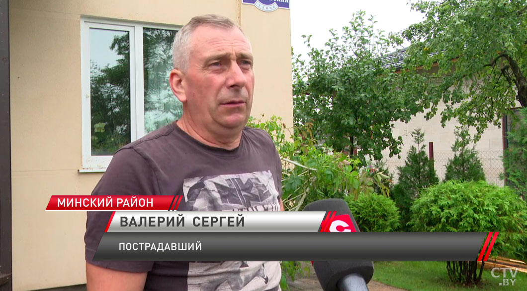 Отряд спецназначения «Зубр» ликвидирует последствия непогоды в Колодищах-4