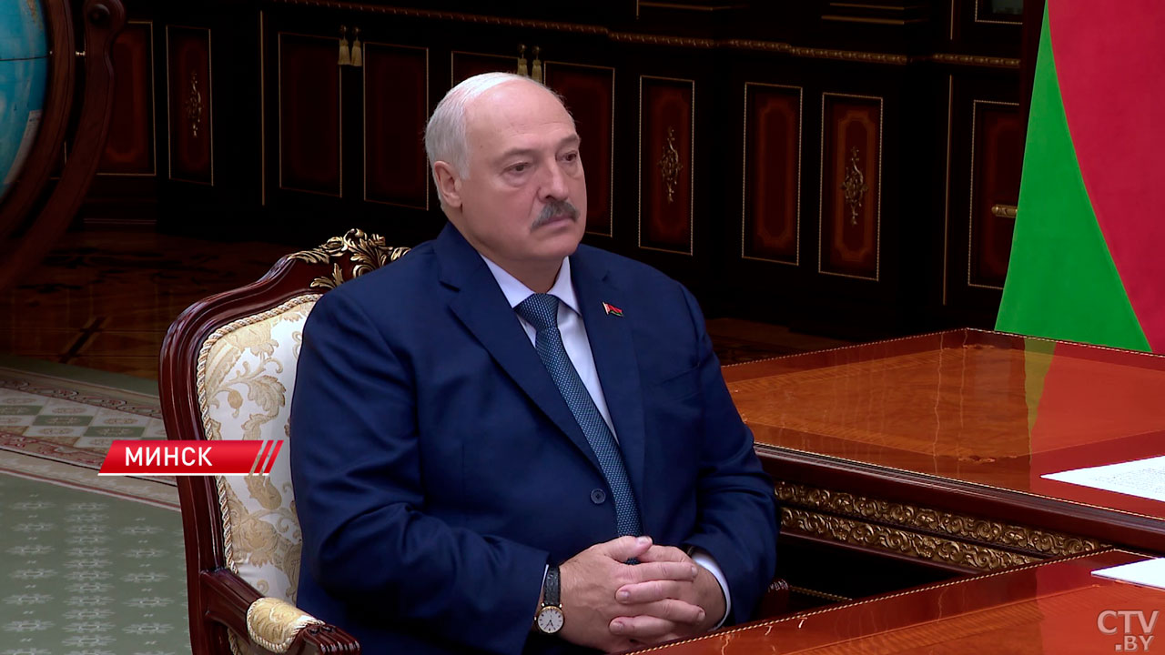 Лукашенко: экономика должна развиваться, и надо, чтобы банковская система способствовала её росту-4