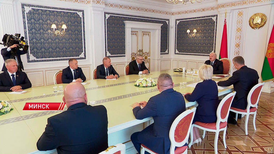 «Мужики, смотрите, чтобы всё было справедливо!» Лукашенко принял ряд кадровых решений-2